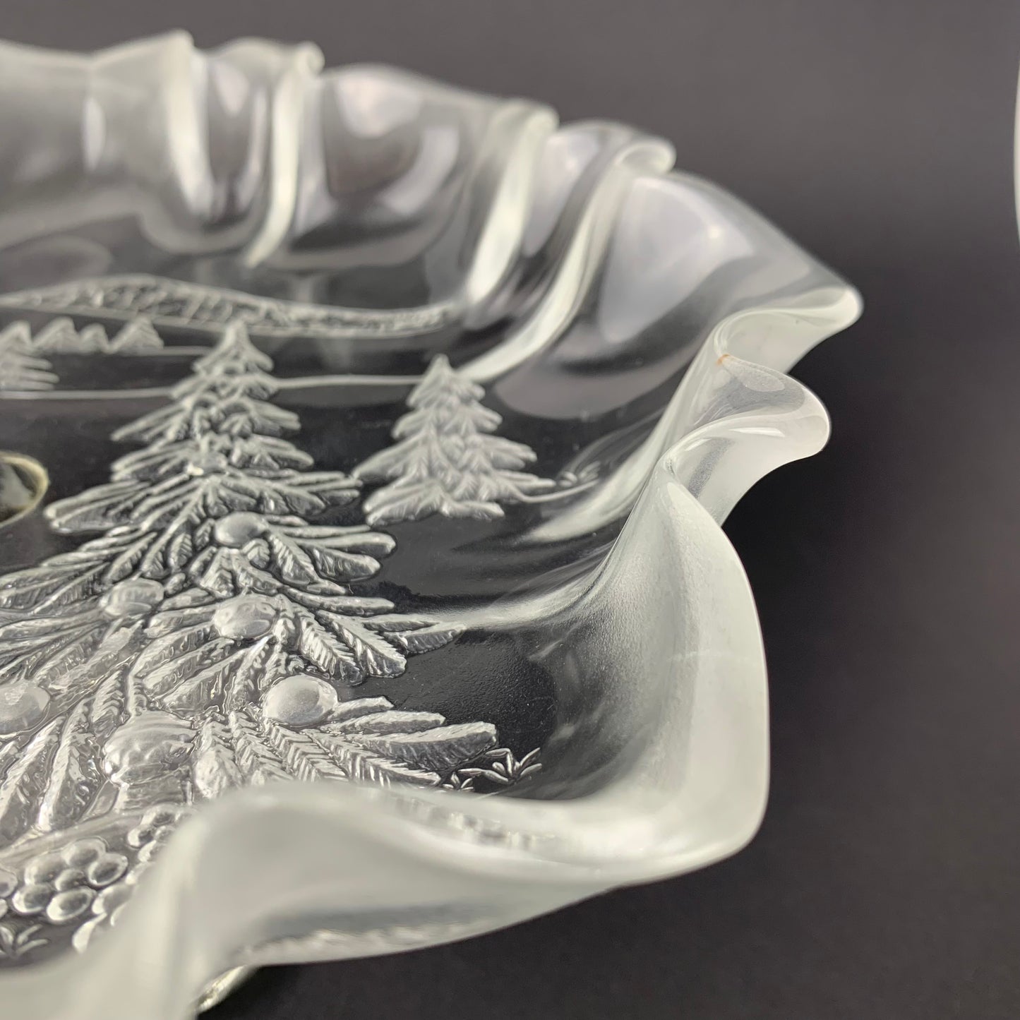 Mikasa Christmas Wonderland Pedestal Plate