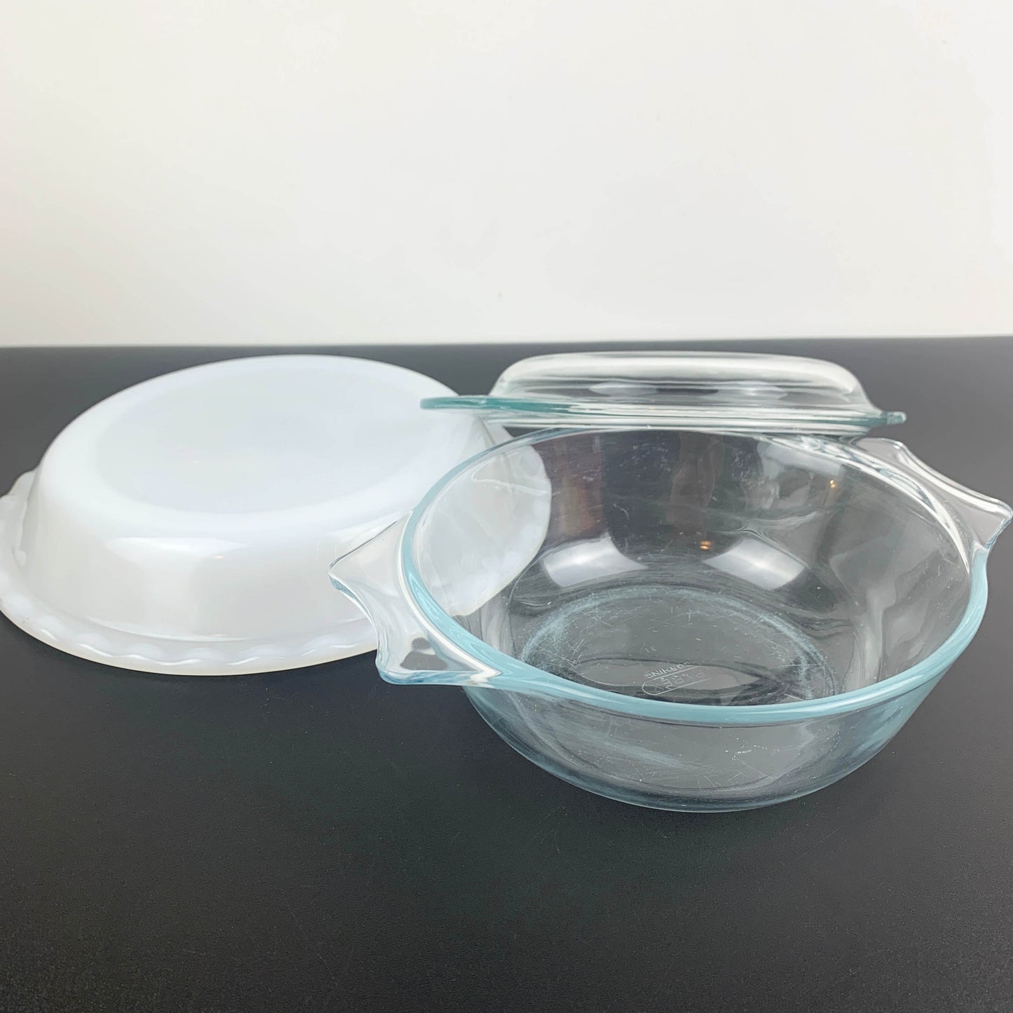 Pyrex White Pie Plate & Small Lidded Baker Set