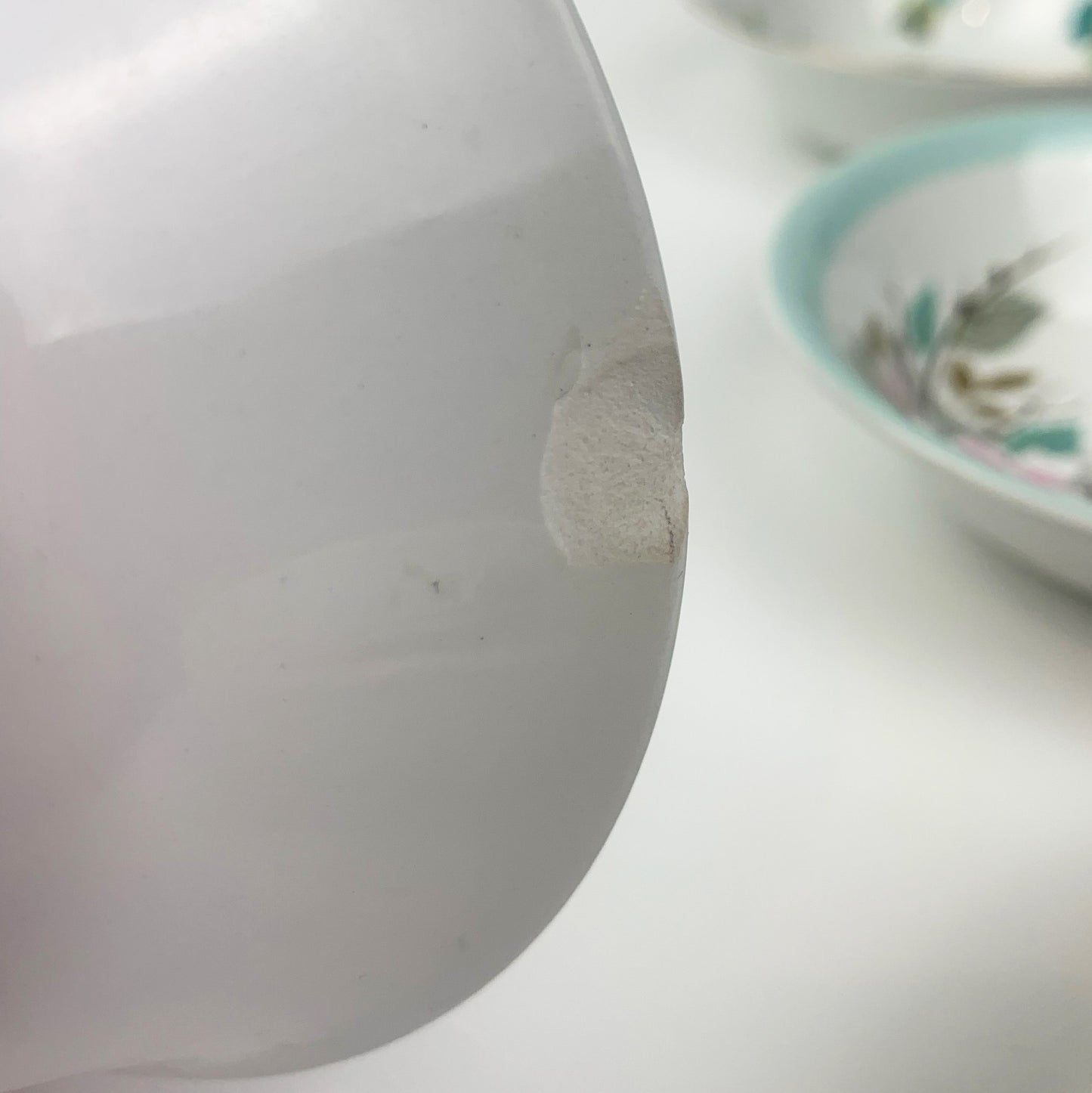 Alfred Meakin bowl with underside chip