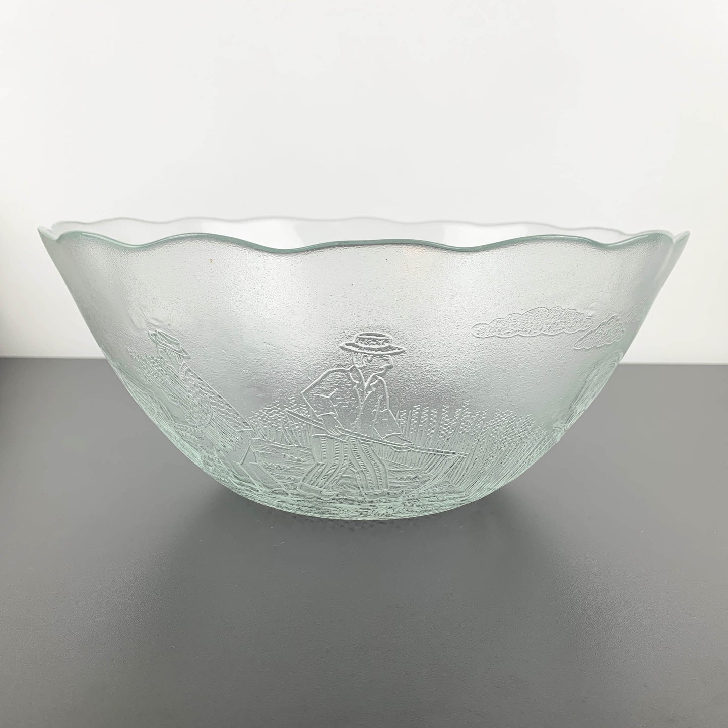 Arcoroc Embossed Wheat Farmer Large Serving Bowl