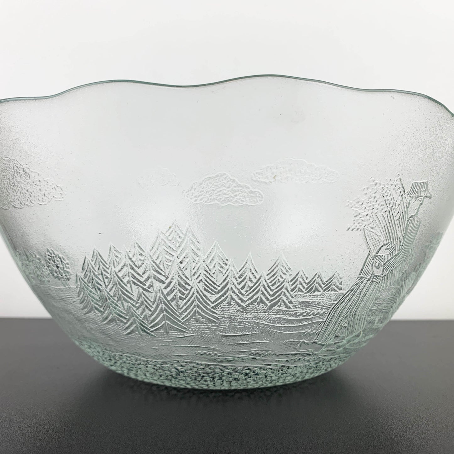 Arcoroc Embossed Wheat Farmer Large Serving Bowl