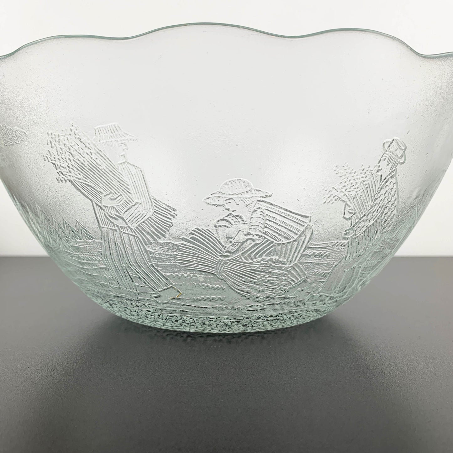 Arcoroc Embossed Wheat Farmer Large Serving Bowl