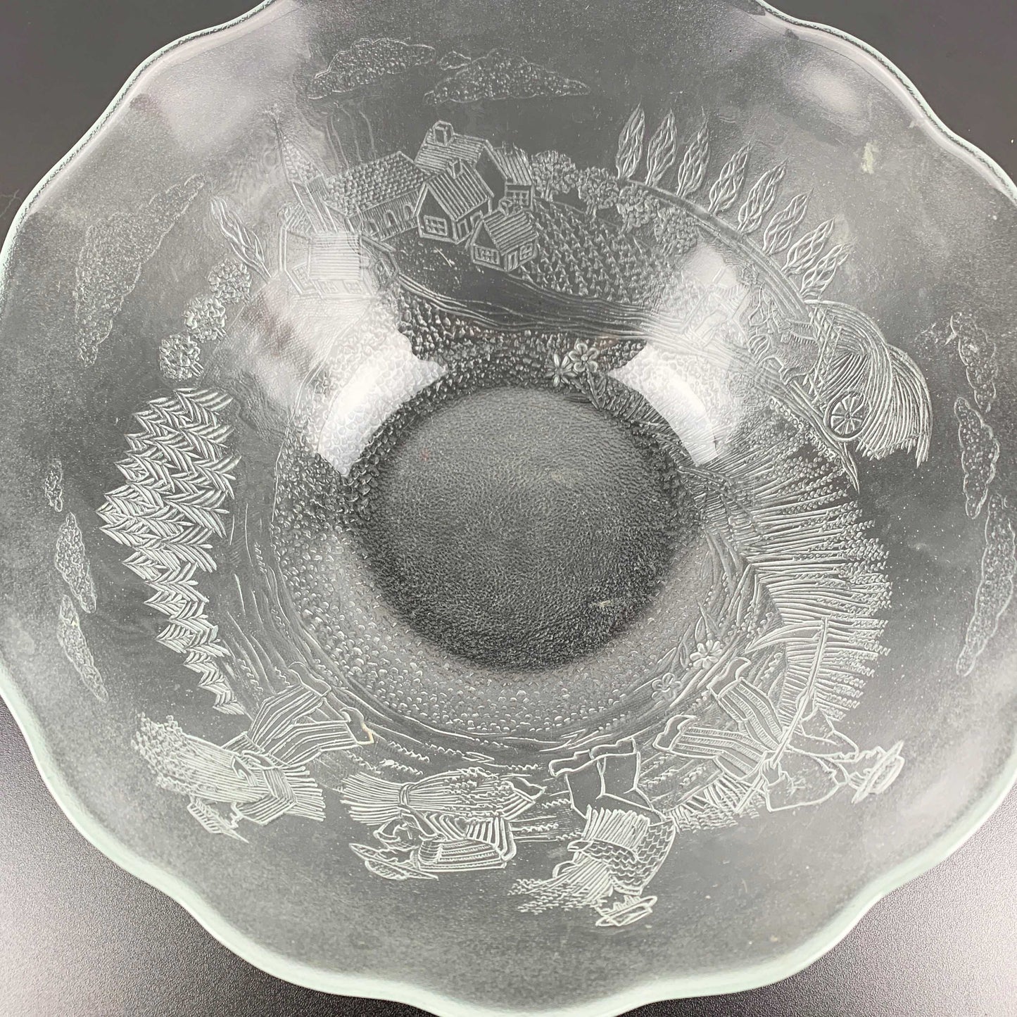Arcoroc Embossed Wheat Farmer Large Serving Bowl