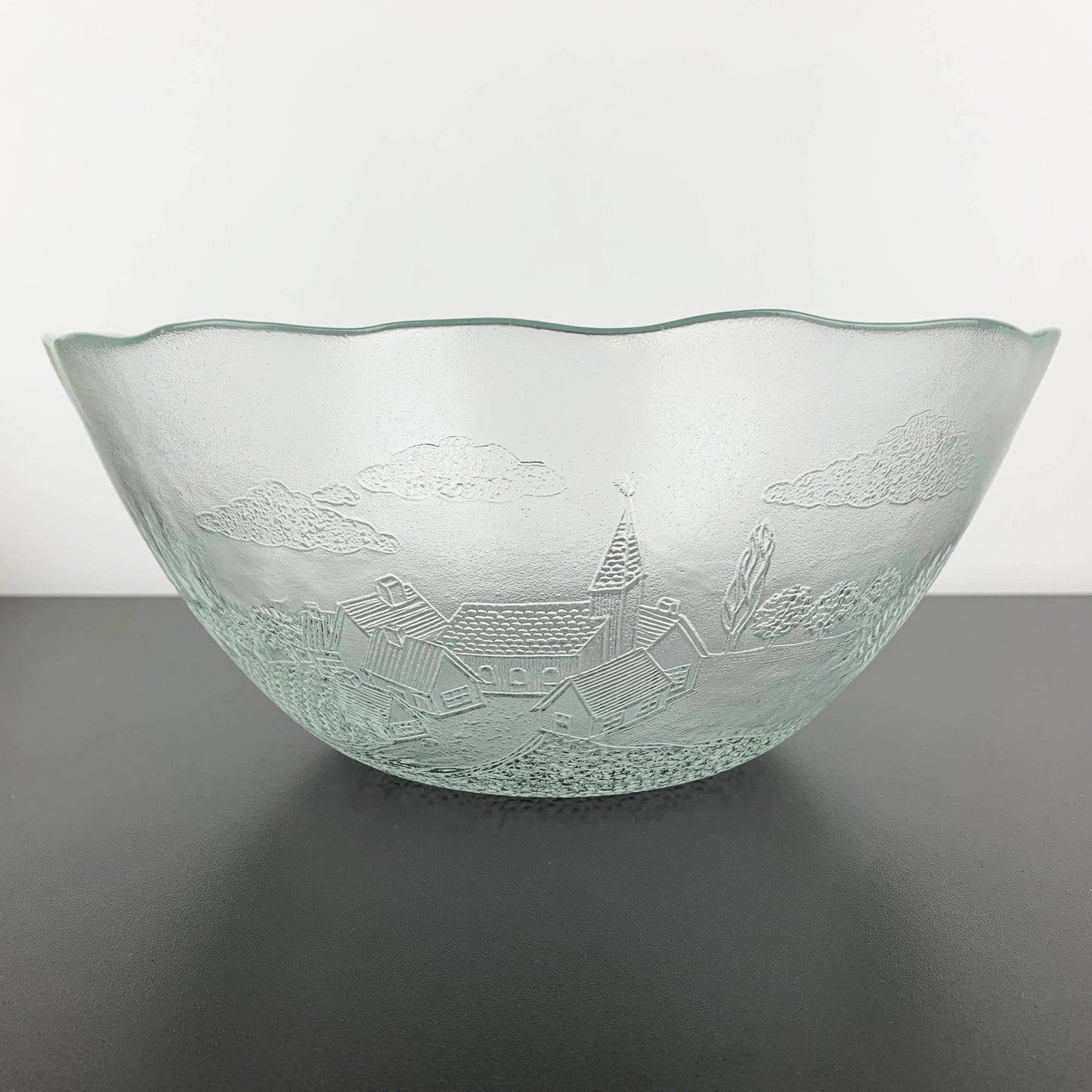 Arcoroc Embossed Wheat Farmer Large Serving Bowl
