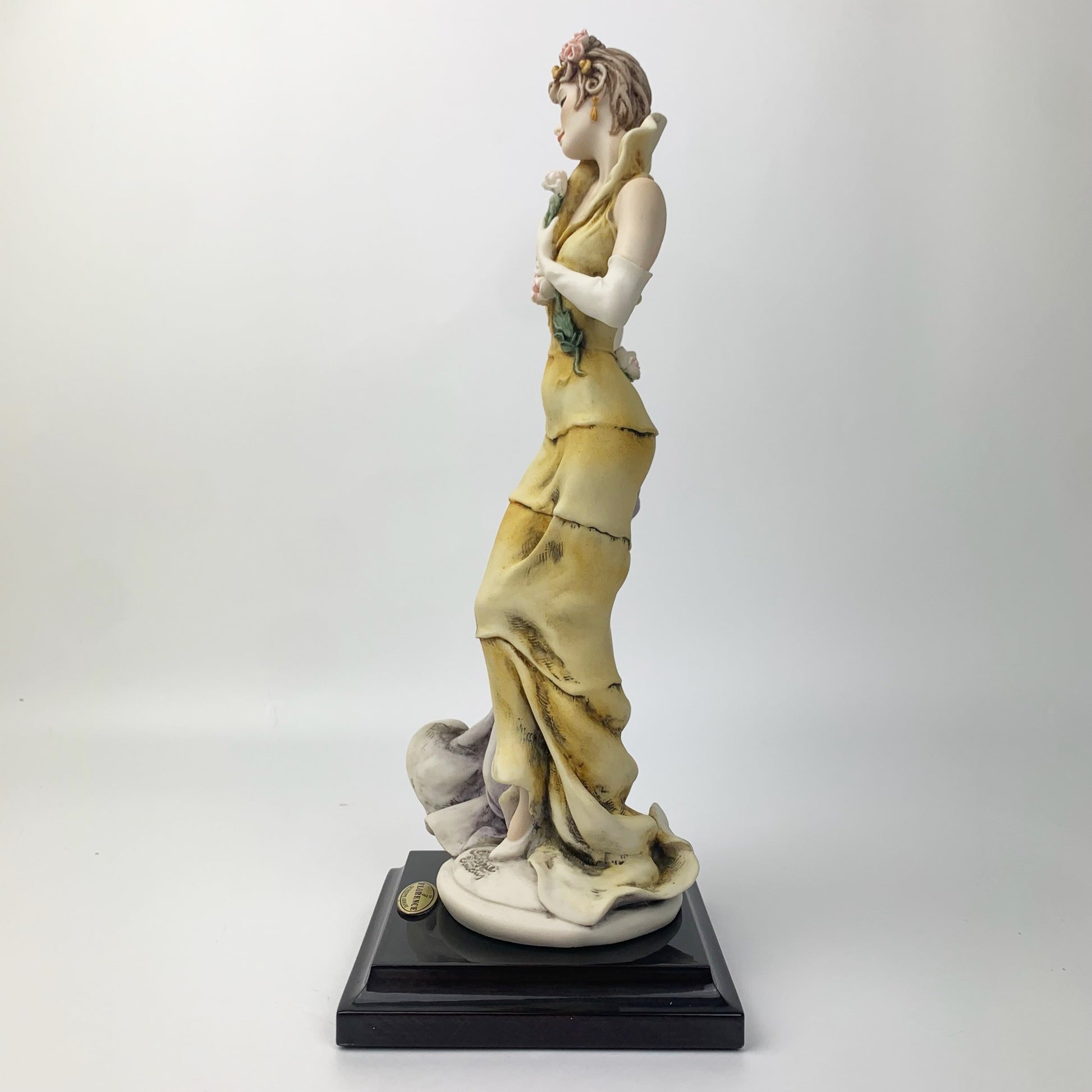 Giuseppe Armani TIA Figurine side view