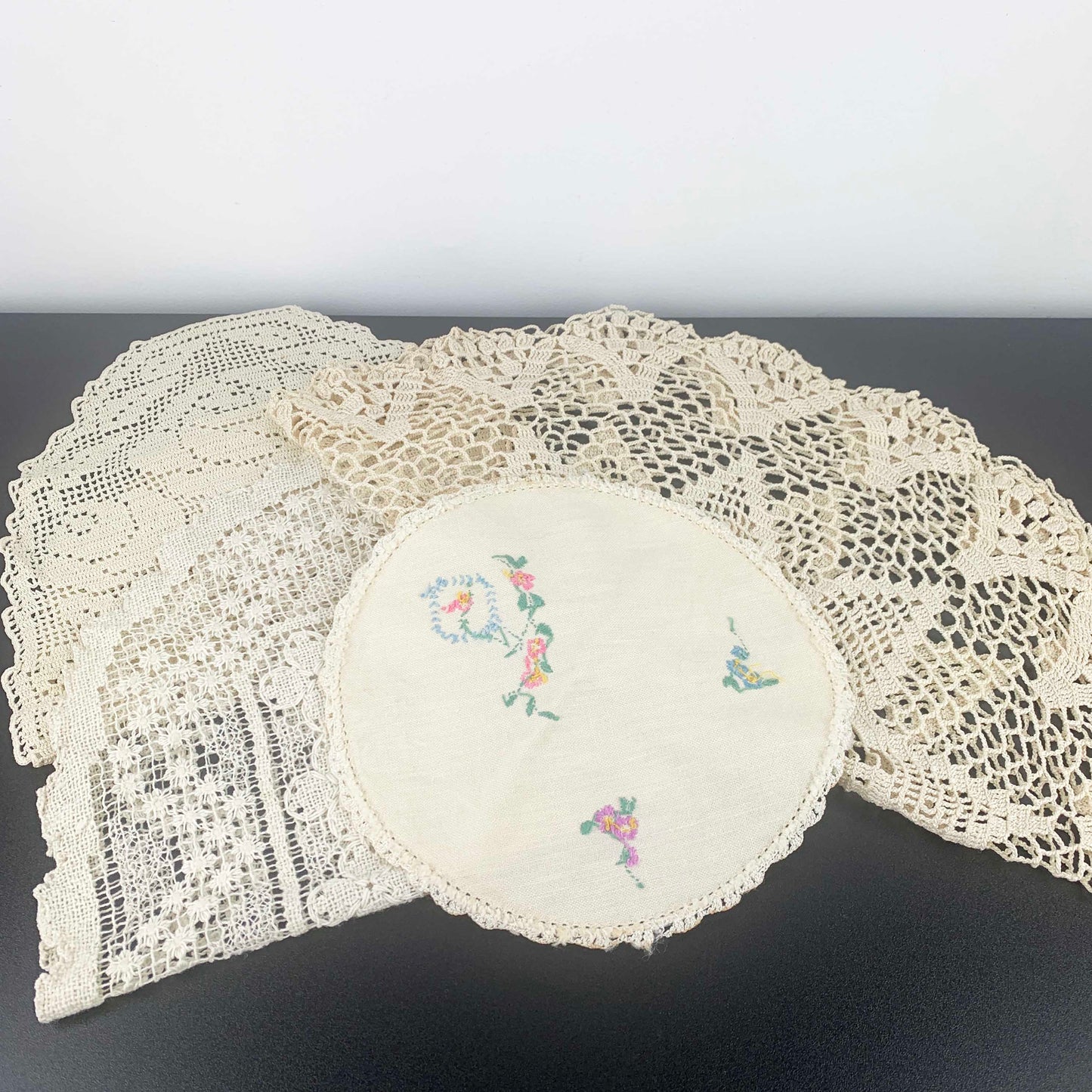 Vintage Cream Doyley Collection