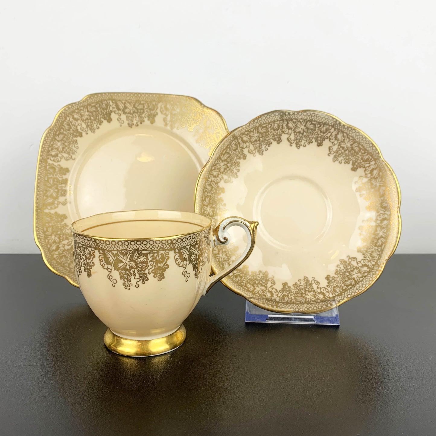 Bell China Gold Grapevine Trio