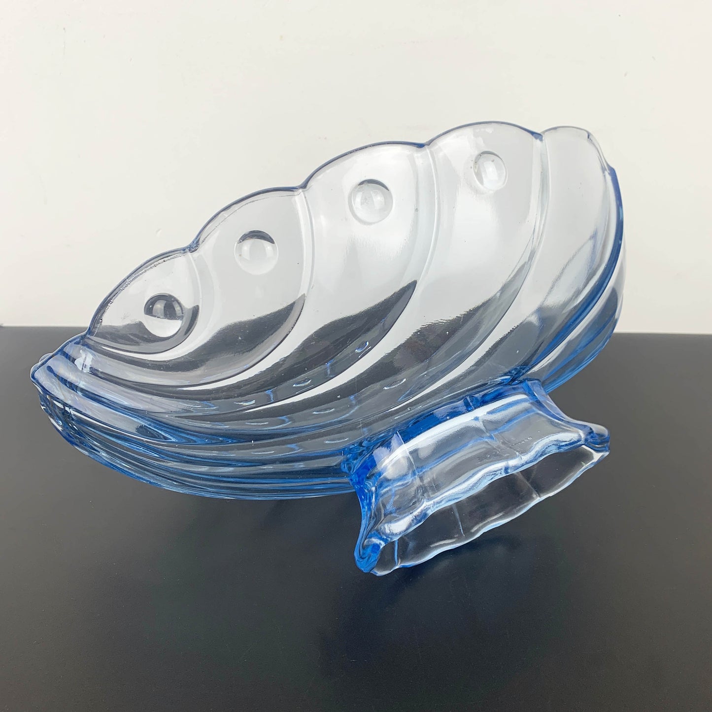 Stolzle Blue Footed Shell Presentation Bowl