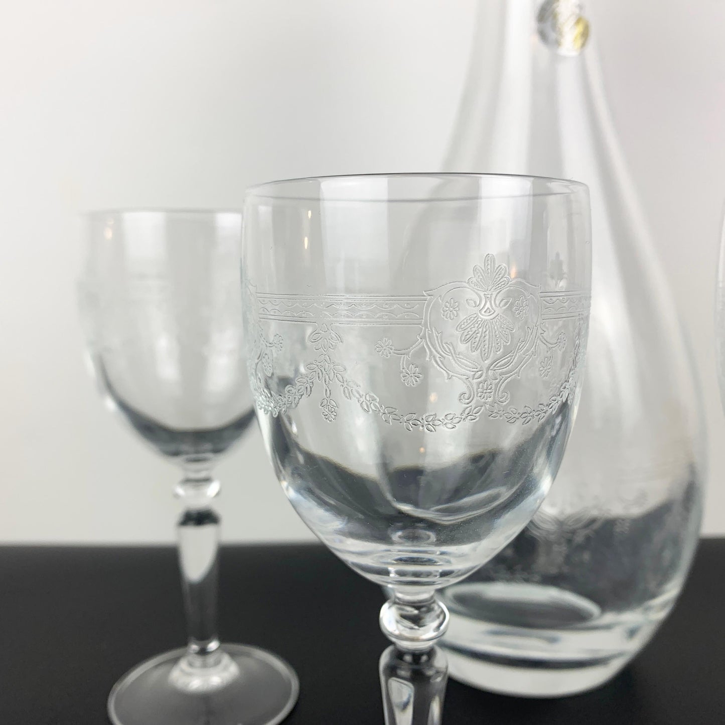 Cristal D'Arques 'Dampierre' Etched Decanter Set