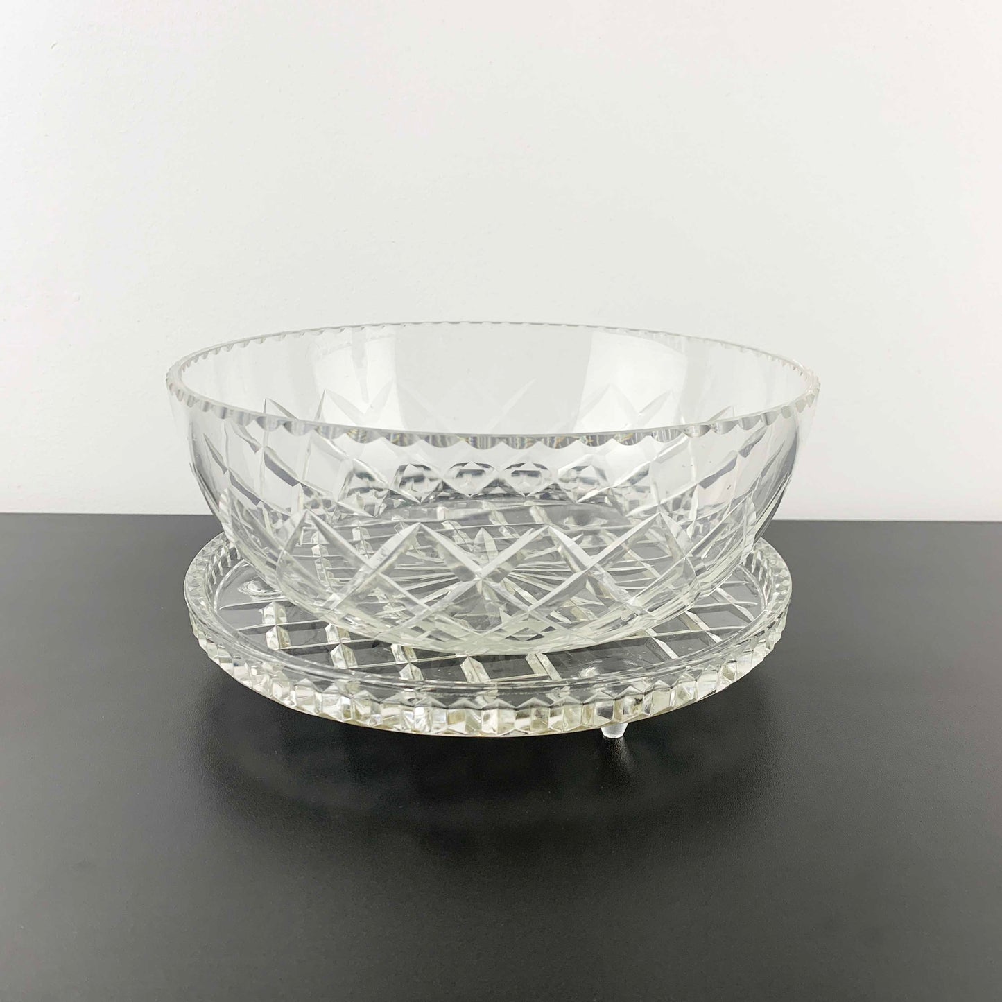 Diamond cut crystal bowl and round footed cake plate - Set of 2