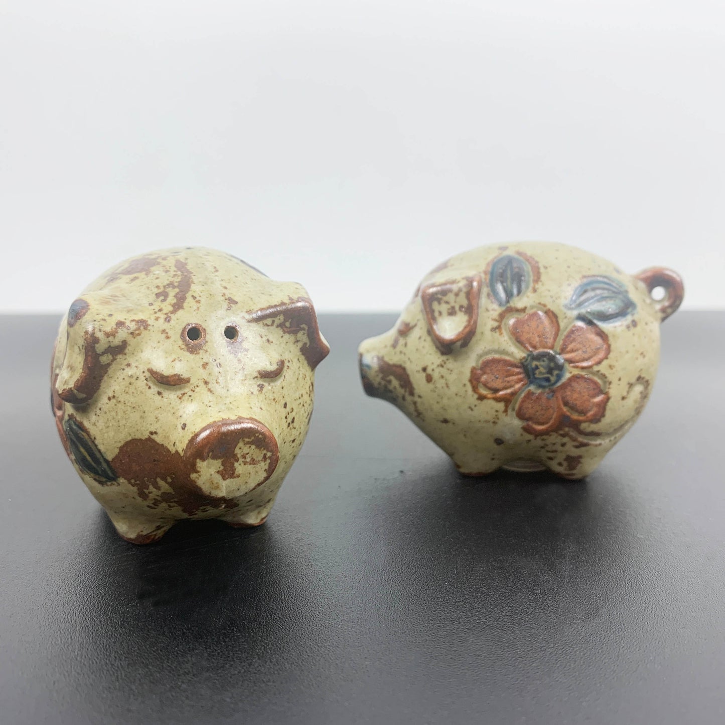 Gempo Pig Salt and Pepper Set