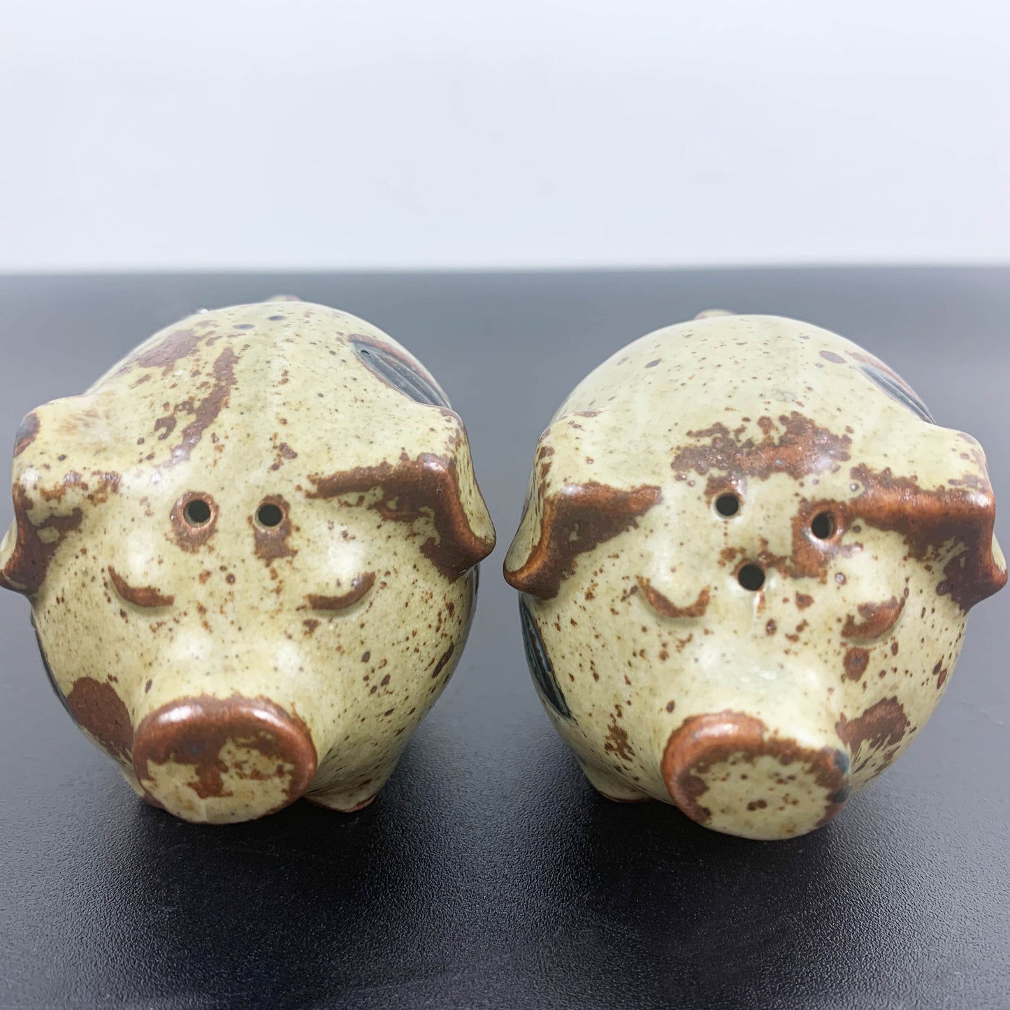 Gempo Pig Salt and Pepper Set