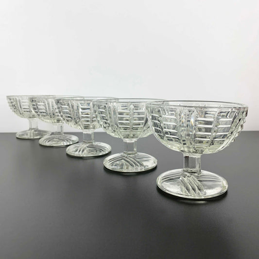 Vintage glass footed sherbet and dessert bowls - Set of 5