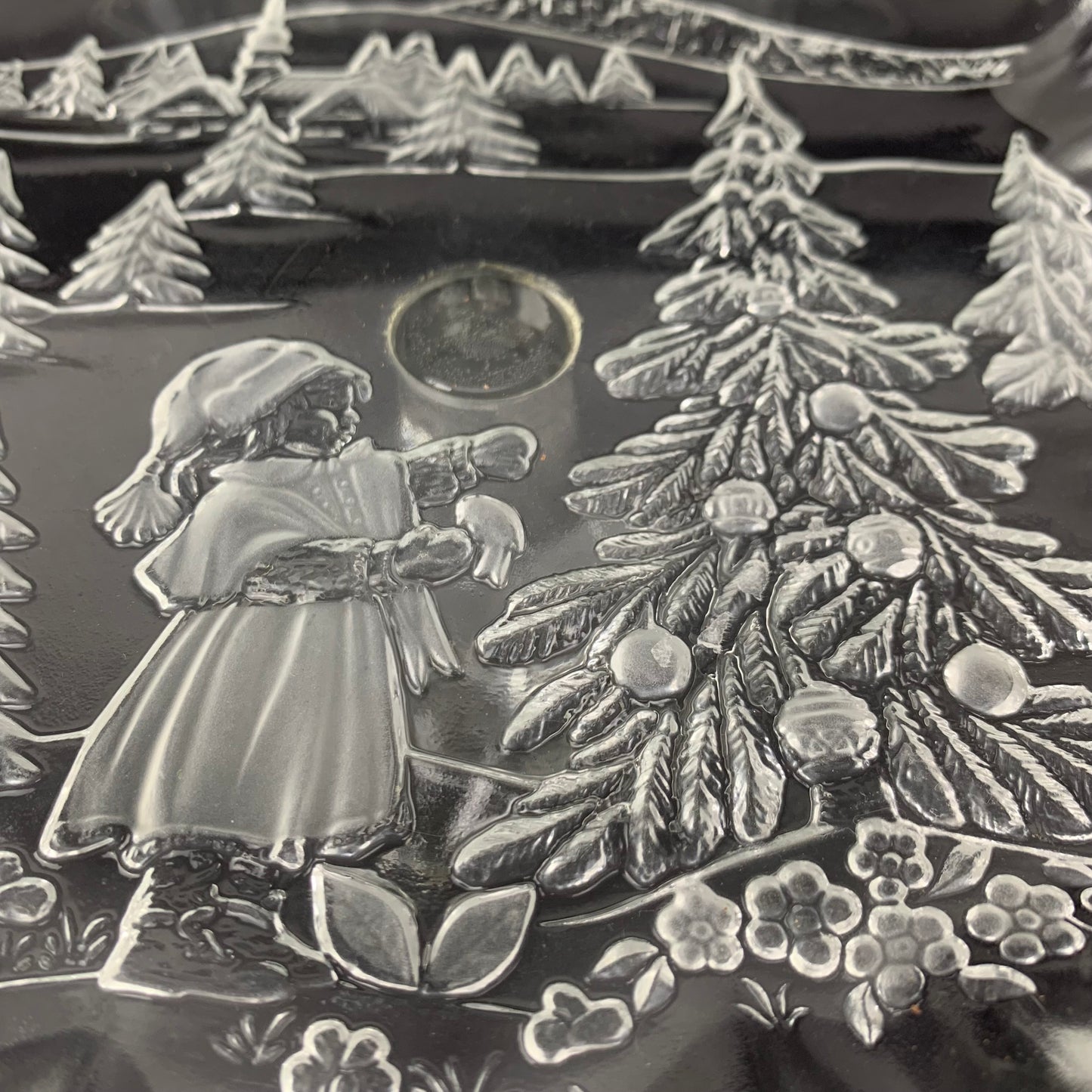 Mikasa Christmas Wonderland Pedestal Plate