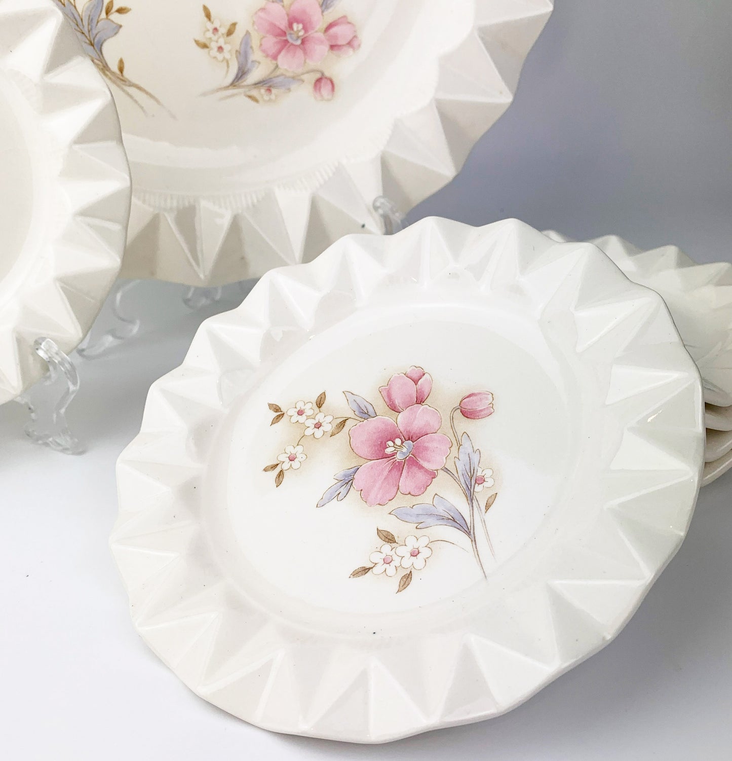 Kakuzyu Japan Cake plates with decorative edge