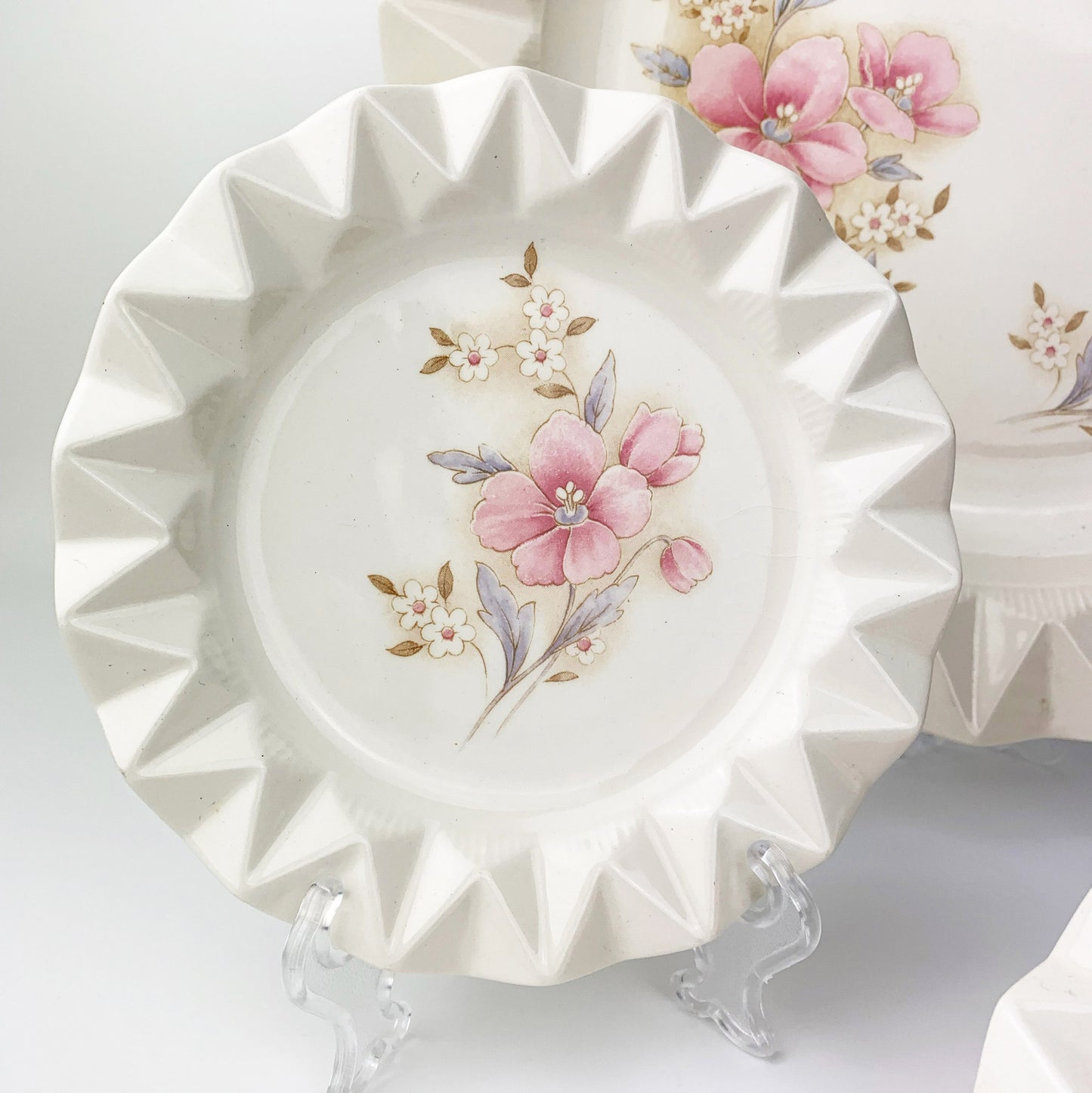 Kakuzyu Japan Dessert Plates with pretty crinkle edge