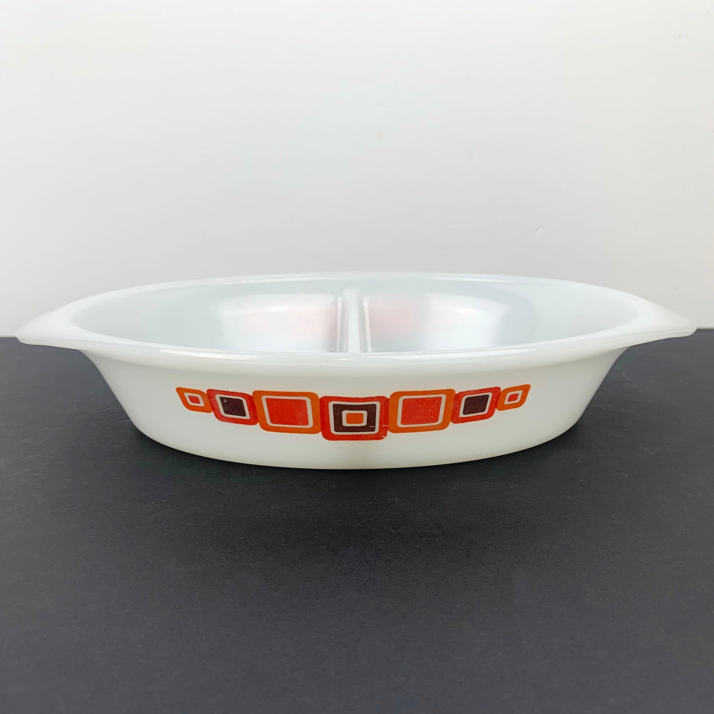 Pyrex (Australia) Moderne Oval Divided Vegetable Dish