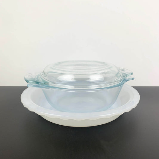 Pyrex White Pie Plate & Small Lidded Baker Set