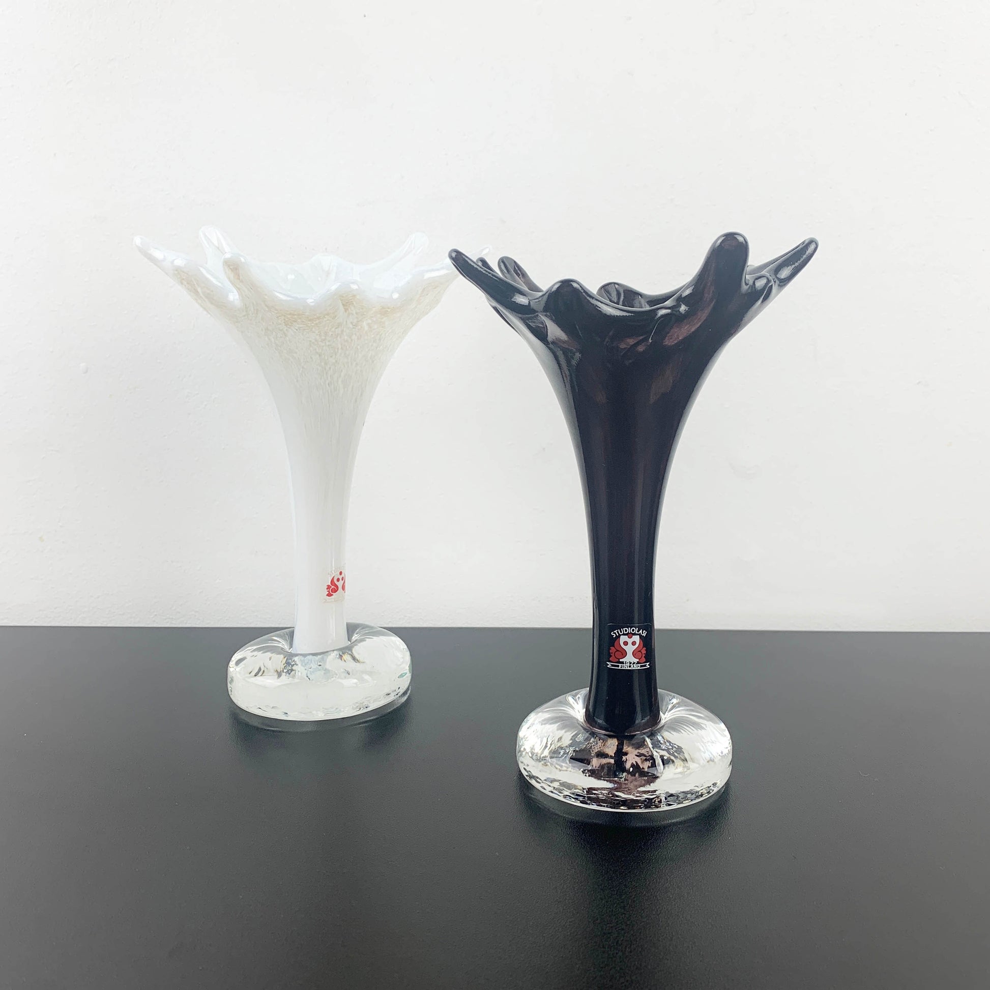 Freeform art glass bud vase by Studiolasi Finland