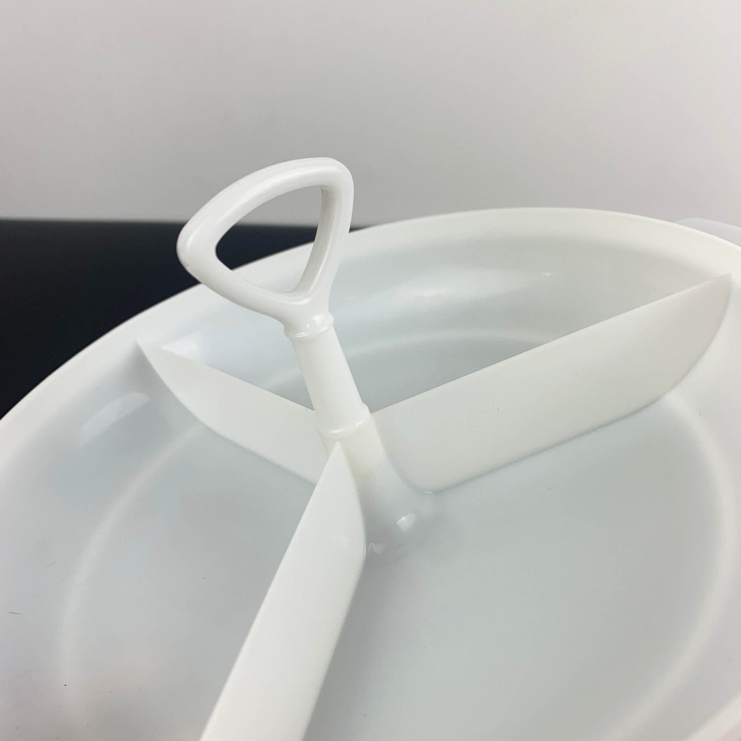 Tupperware 'Suzette' Lidded Snack Server Set