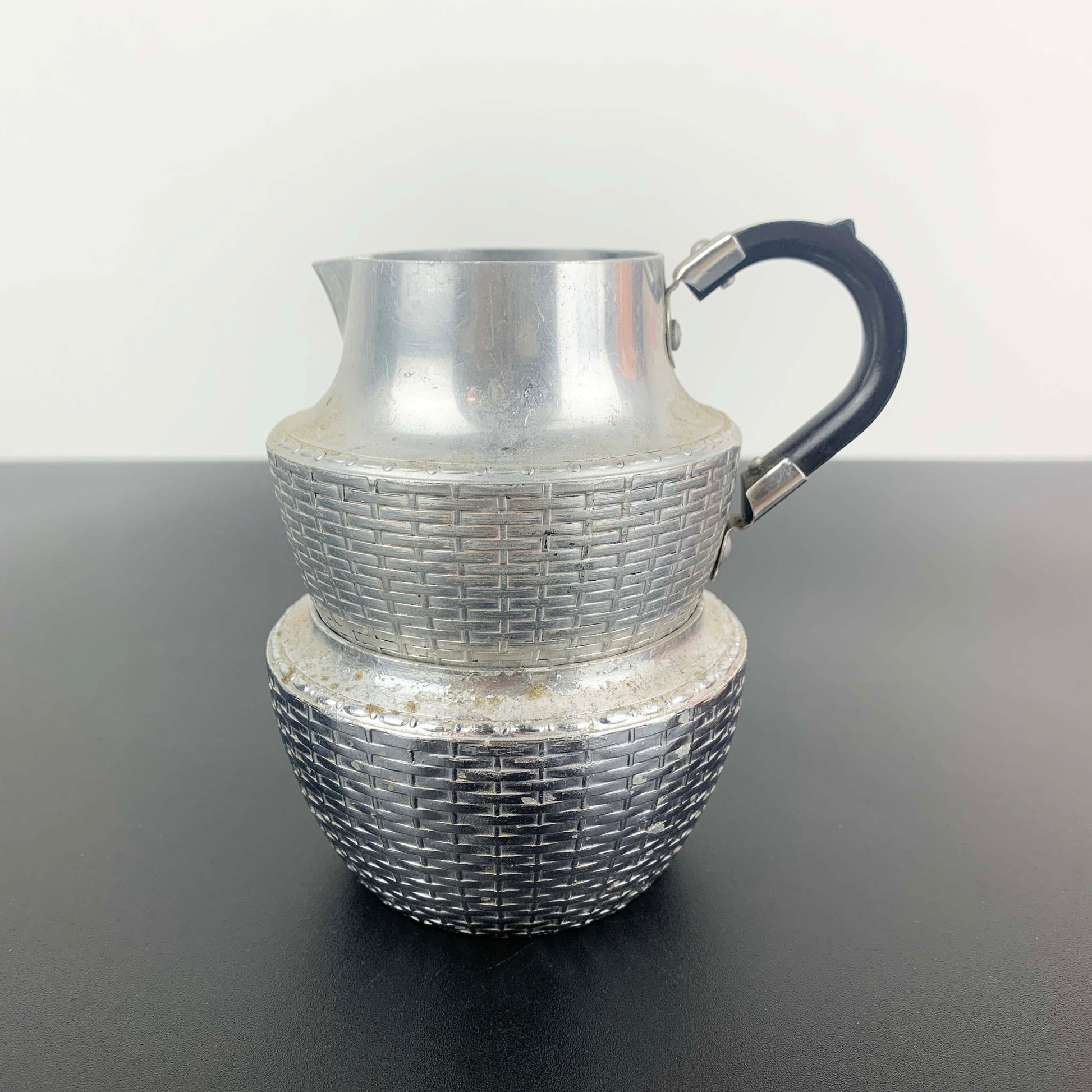 Wikka Ware sugar bowl and creamer with bakelite handle