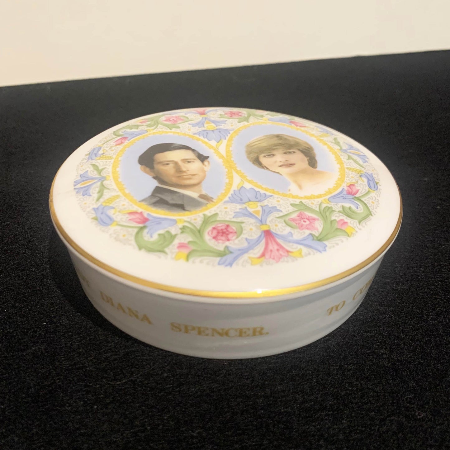 1981 Royal Wedding memorial trinket dish with Lid